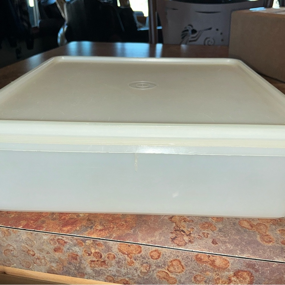 VINTAGE TUPPERWARE #514 SHEER SQUARE CONTAINER WITH LID